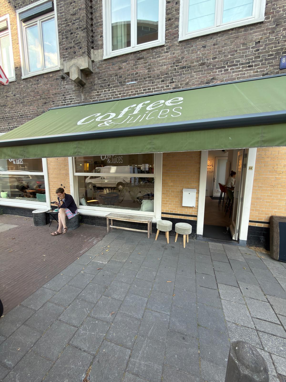 Gevel van Sip Spot aan de Jan van Galenstraat 109